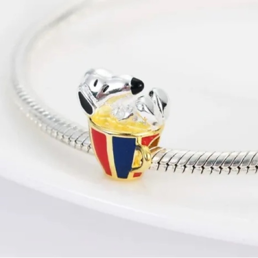 925 Sterling Silver Snoopy In A Cup Peanuts Charm Bracelet Pendant Minimalist - Picture 2 of 6